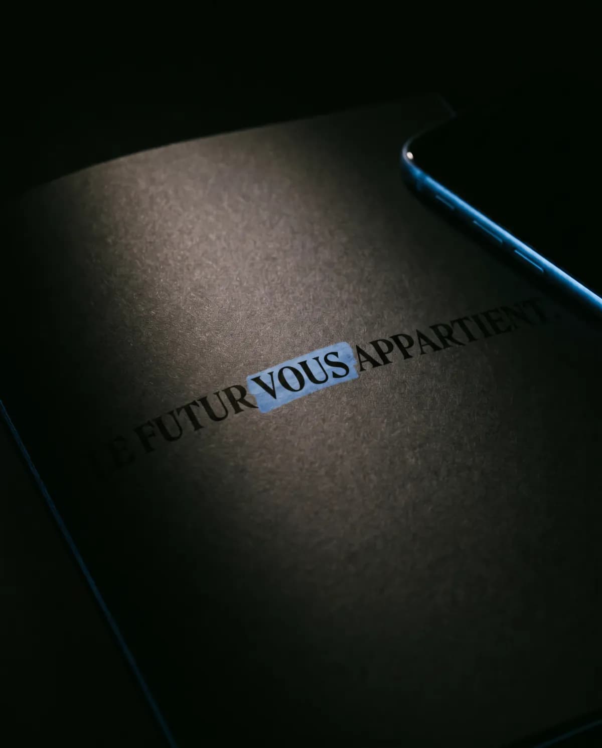 Des mots qui touchent — On écrit pour parler à votre vrai client, pas à votre concurrent. Promesse claire, objections traitées, appel à l'action explicite. Validé auprès d'un échantillon de cible avant la mise en ligne.
