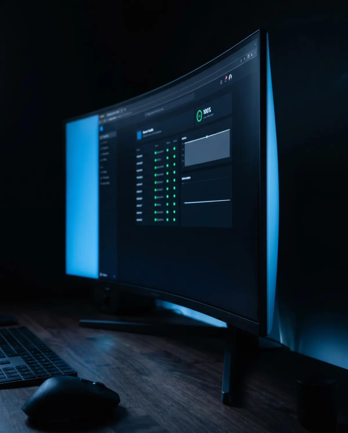 Maintenance incluse — Mises à jour de sécurité, surveillance active, sauvegardes quotidiennes. Si quelque chose tombe, on le voit avant vous et on répare.